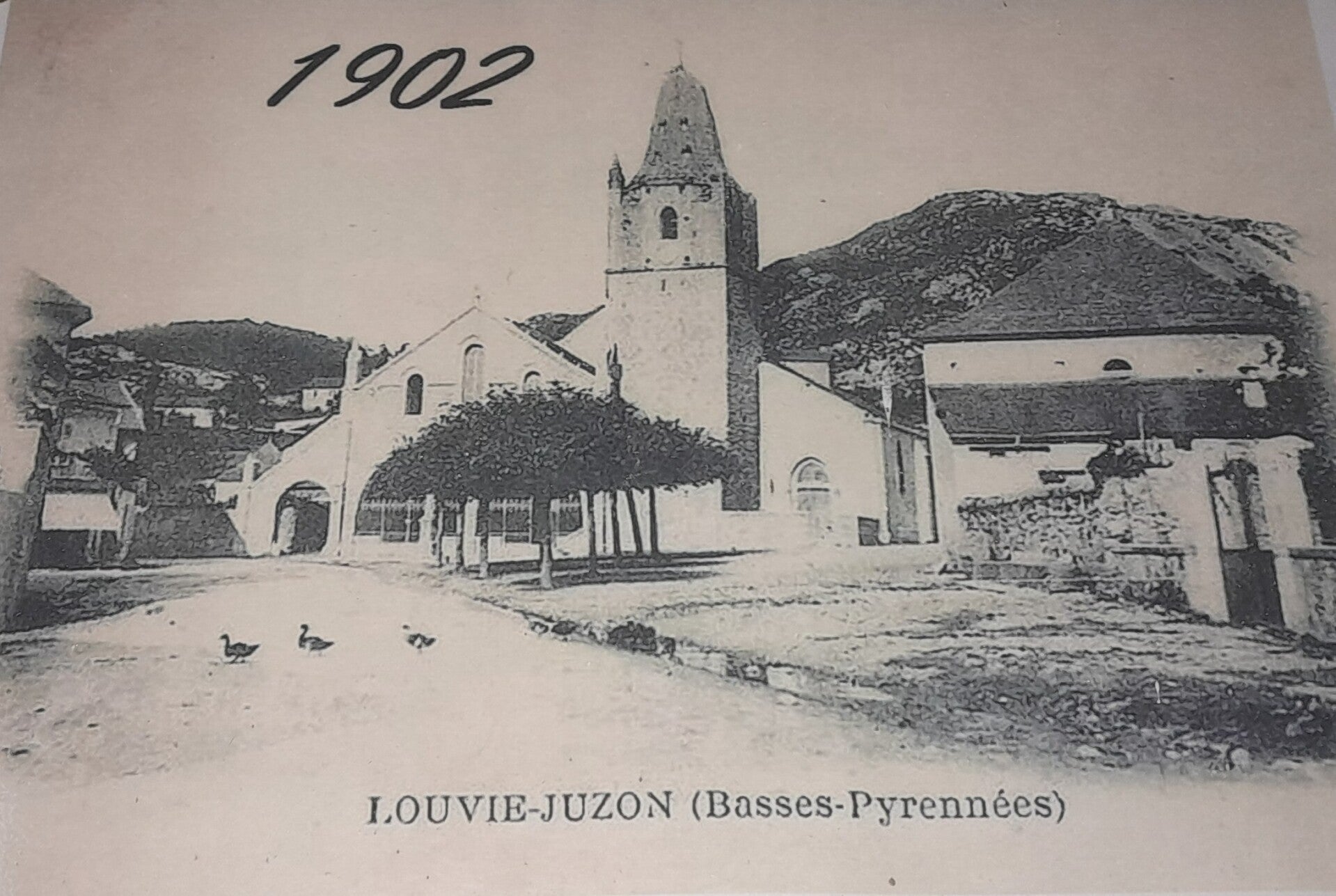 Dieu parle à mon coeur - Eglise saint martin de louvie-juzon dans les pyrénées atlantiques - Au fil du temps 