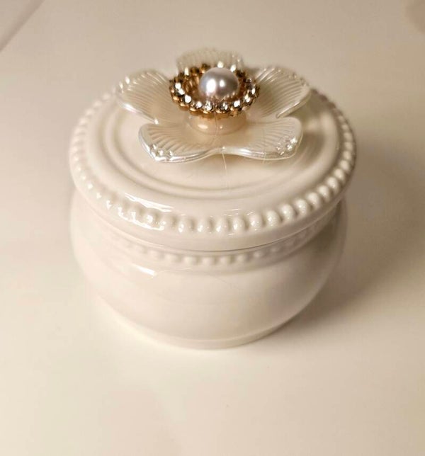 Pretty Porcelain Pearl Floral Trinket Box