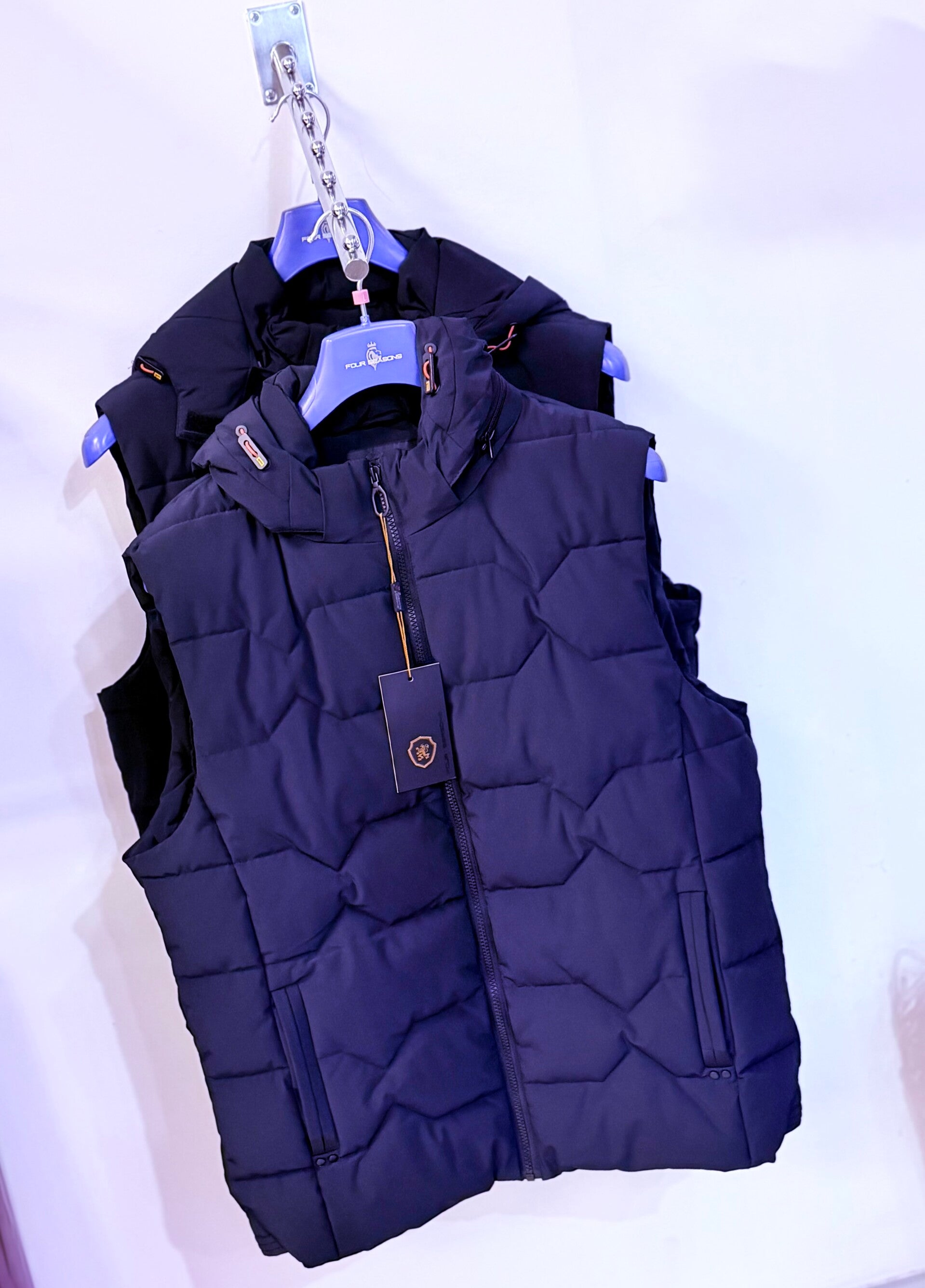 CHALECOS con CAPUCHA