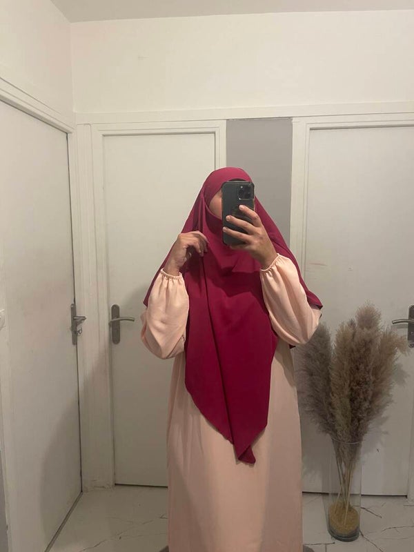 Khimar court
