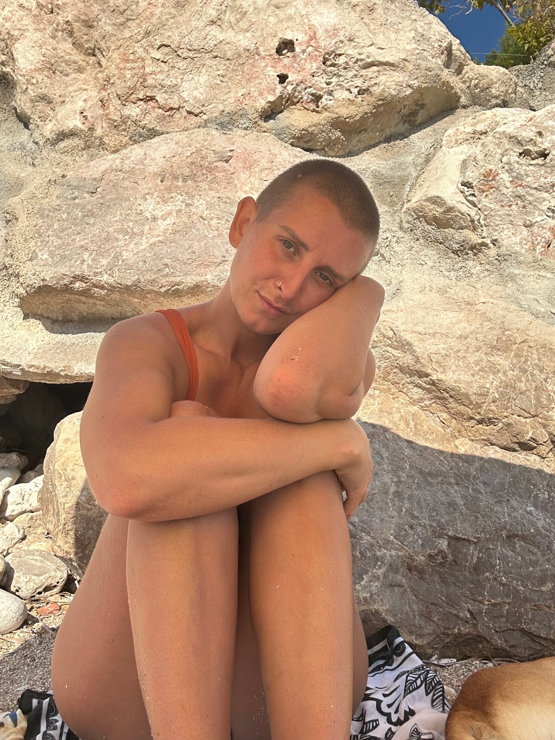 Angebote Berührungstherapie, Körpertherapie, Massage, Bauchmassage, Online Begleitung, sinnliche Berührung und Stimmarbeit