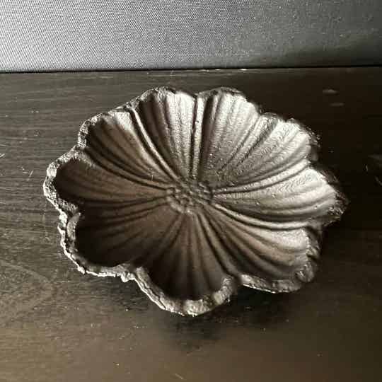Bloem Schaaltje | Zwart | Metaal