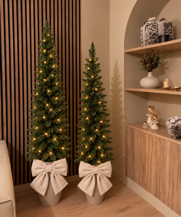 PRE ORDER Smalle Kerstboom Groen | LED Verlichting | Verkrijgbaar in 2 maten