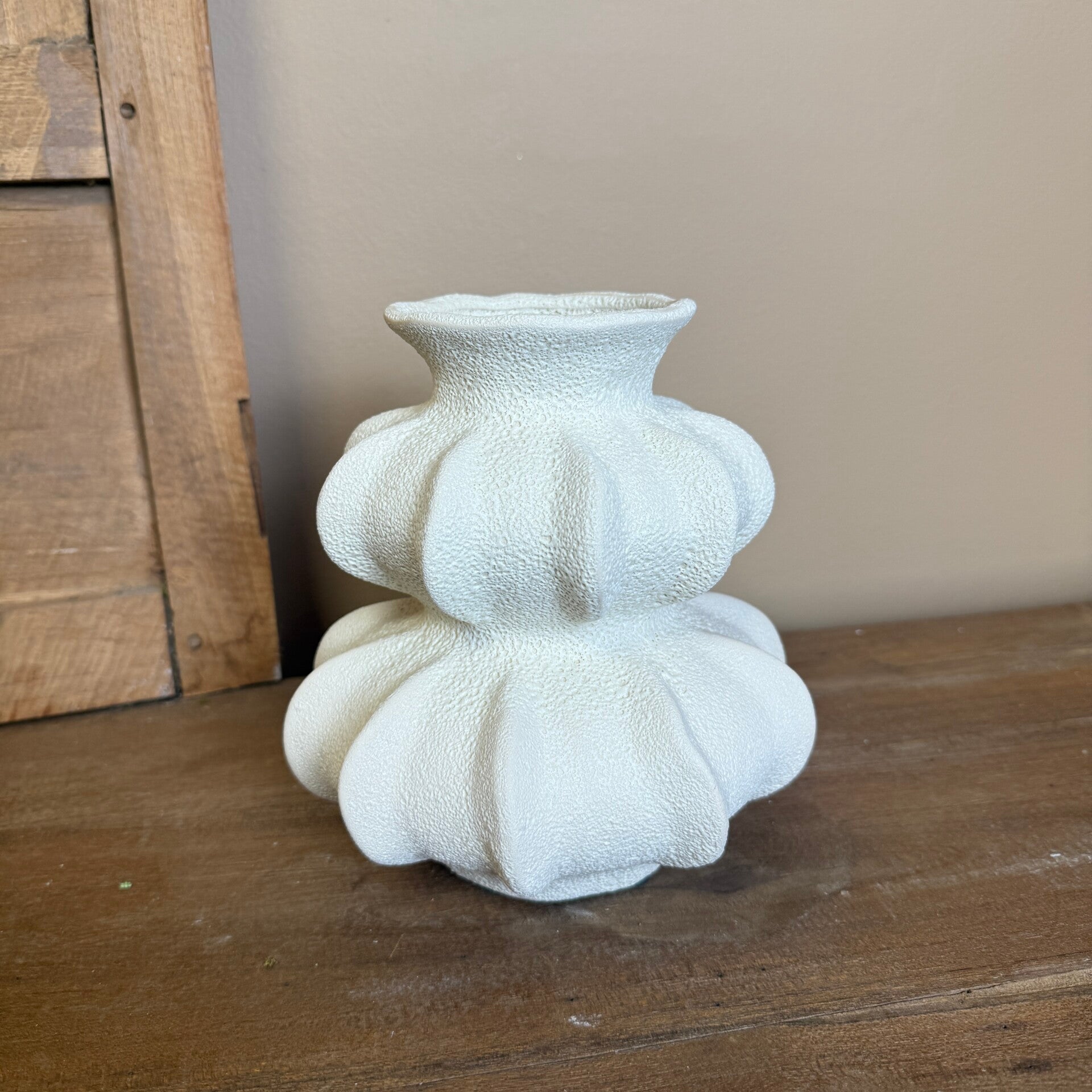 Aardewerk Vaas Ivory ‘Nobu’ | 17x17x18,5cm