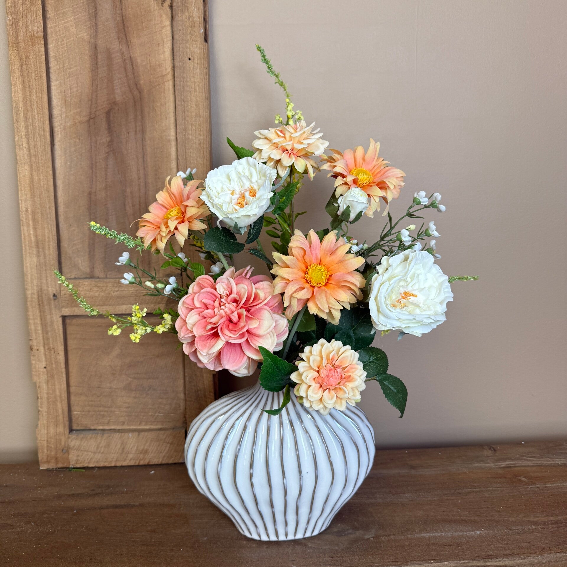 Zijden Bloemen Boeket ‘Peach’ Inclusief Vaas