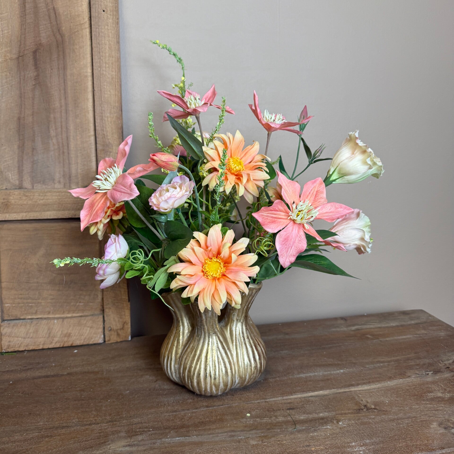 Toetervaas Met Zijdenbloemen Boeket Peach