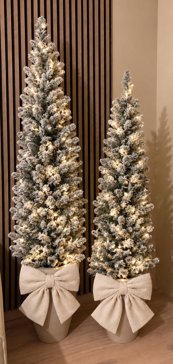 PRE ORDER Kerstboom Met Sneeuw | Inclusief LED Verlichting | Verkrijgbaar in 2 maten