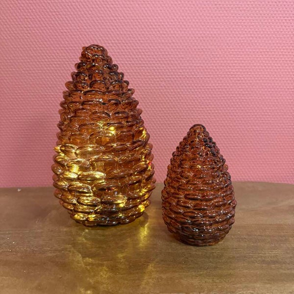 Bruine LED Dennenappel | In 2 maten