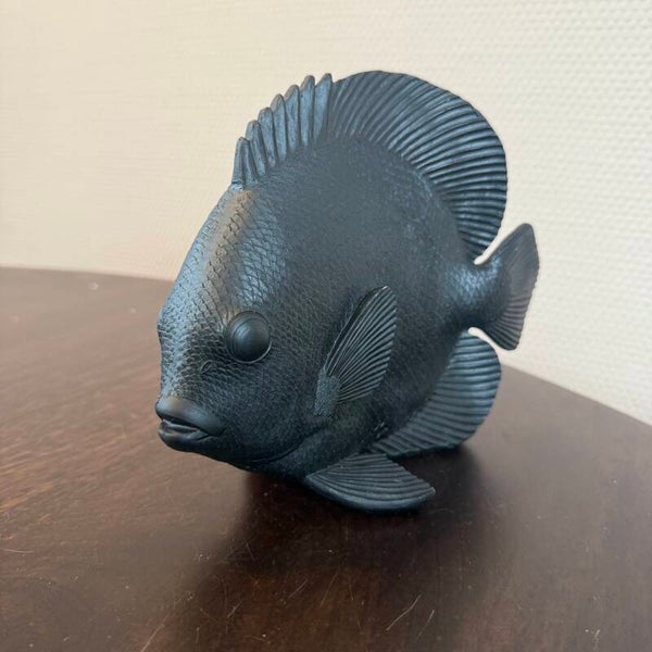 Beeldje Maanvis Zwart