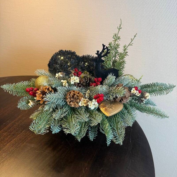 Houten Plateau Met Kunst Bloemstuk Kerst