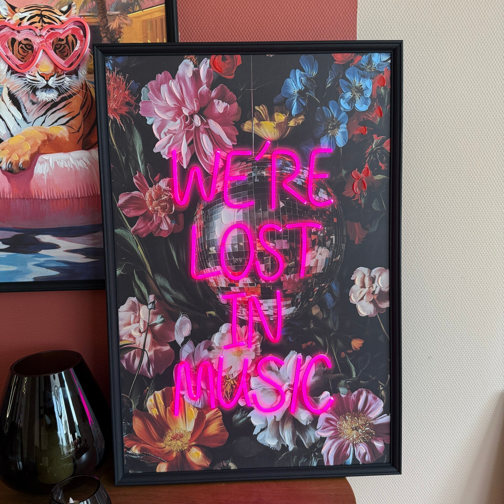 Neon LED Schilderij | Lost In Music | 63x93x3,7cm