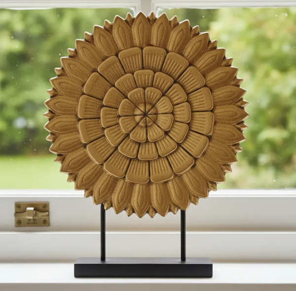 Ornament Op Voet | Goud/Hout | 31x24cm