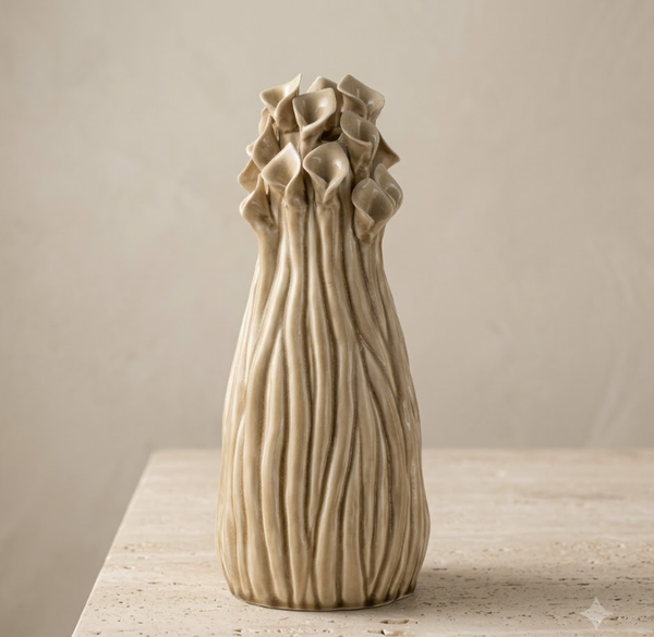 Beige Vaas 'Flora' | Aardewerk | 12,5x12,5x32cm
