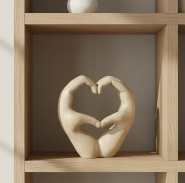Ornament Hart Handen | Beige Aardewerk | 17x8x19,5cm