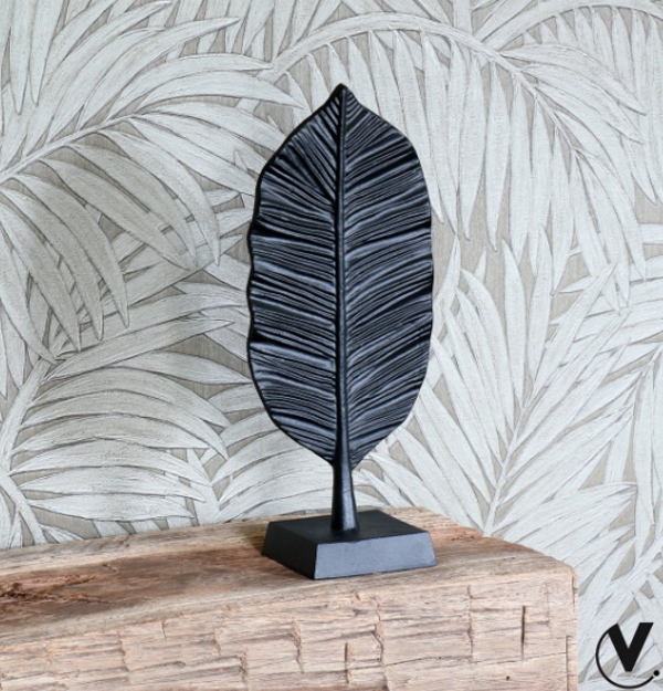 Ornament 'Feather Lorena' Zwart | Vase The World | L10 x B14 x H30 cm