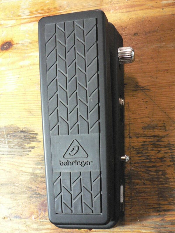 Behringer Hellbabe Wah