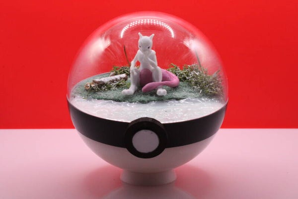 PokéBall Diorama Mewtwo – Scène Miniature Pokémon