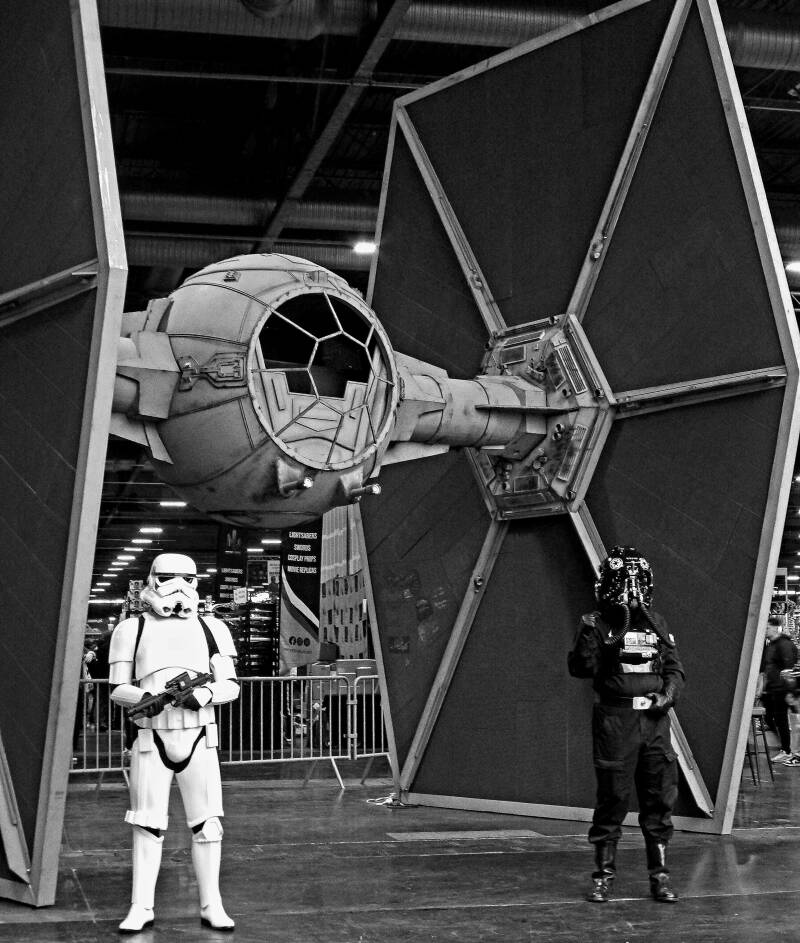 Le chasseur TIE voulait pas louper ça non plus.