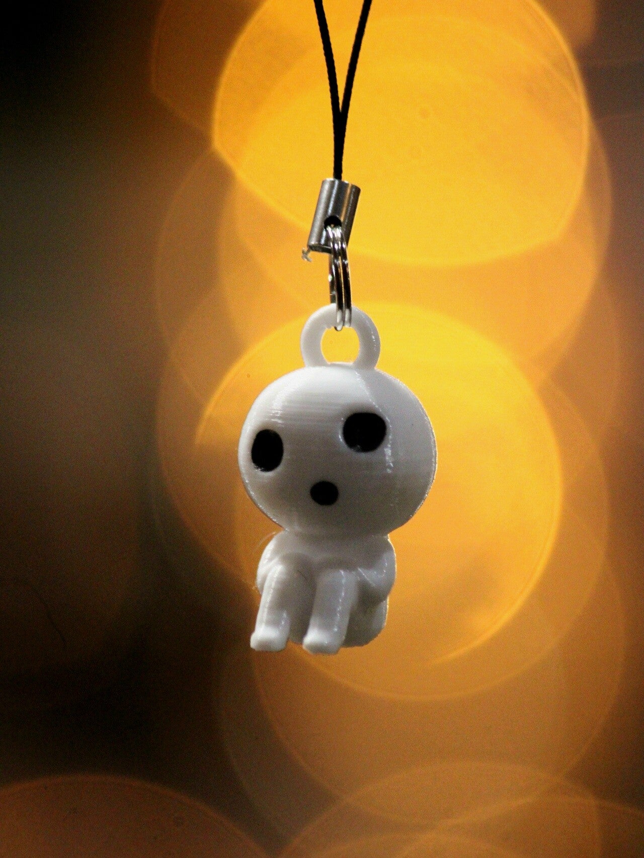 Porte-clés Kodama : L'esprit de la forêt à vos côtés