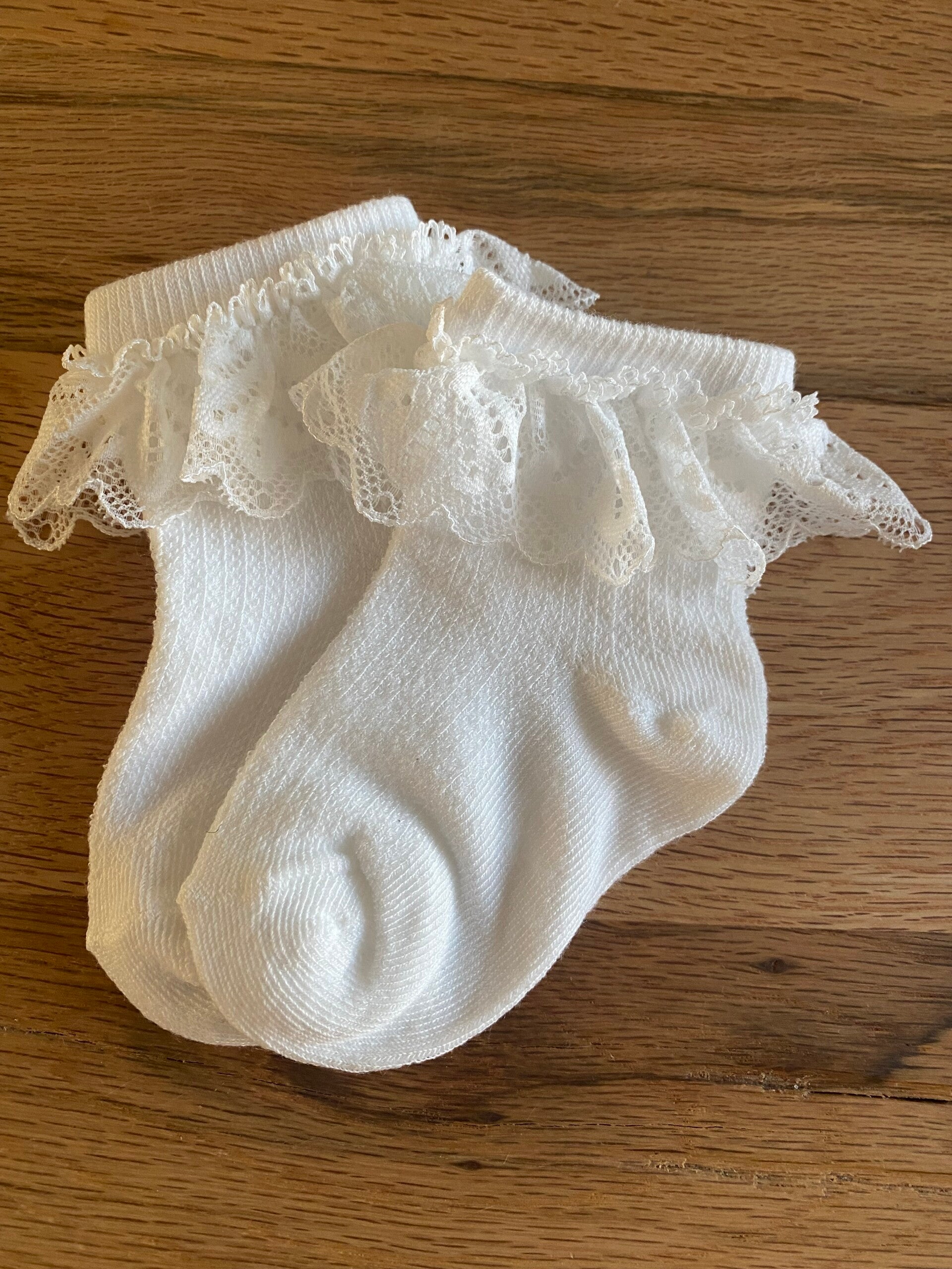 Witte babysokjes met kant