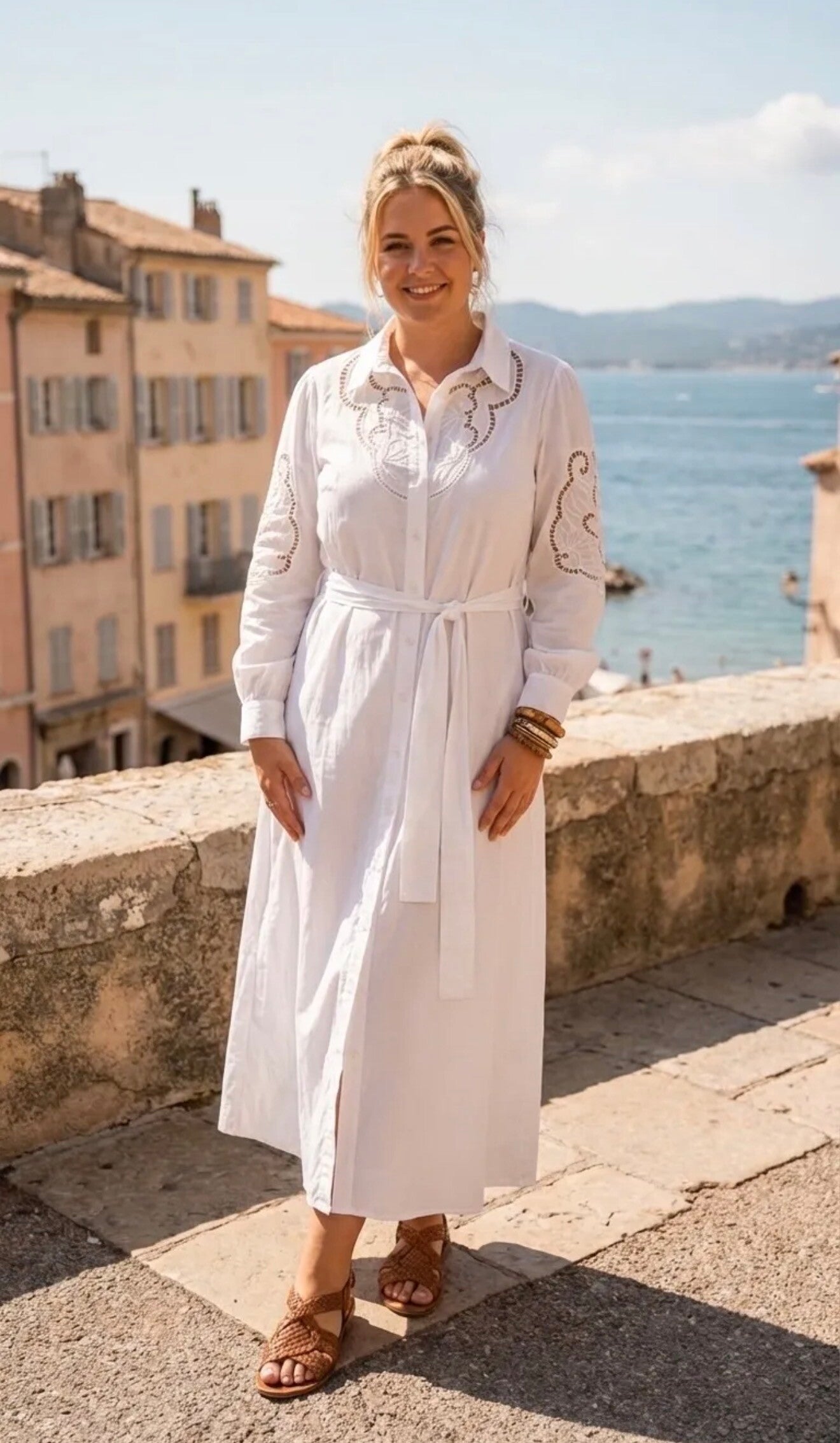 Robe brodée