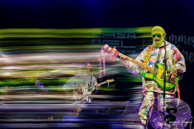 02mononeon-standard.jpg