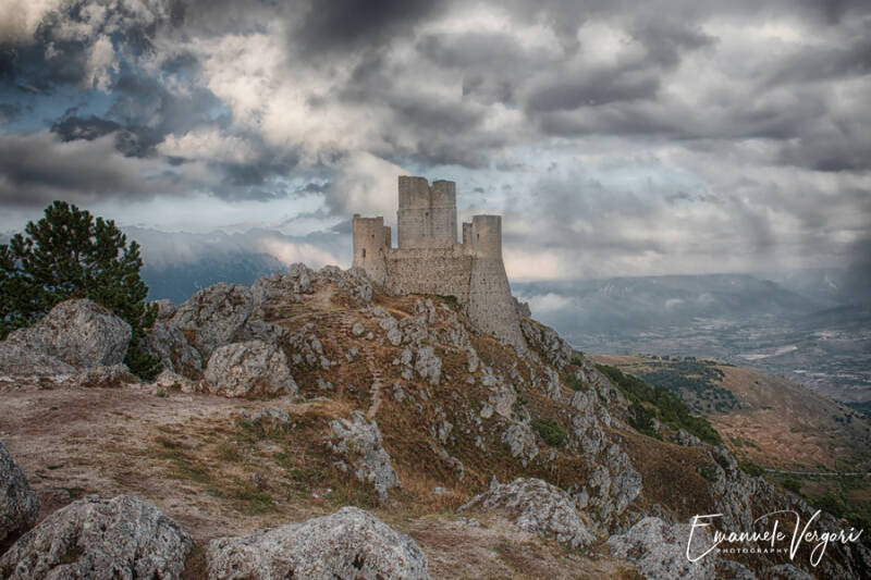 12rocca-calascio-standard-5c84fw.jpg
