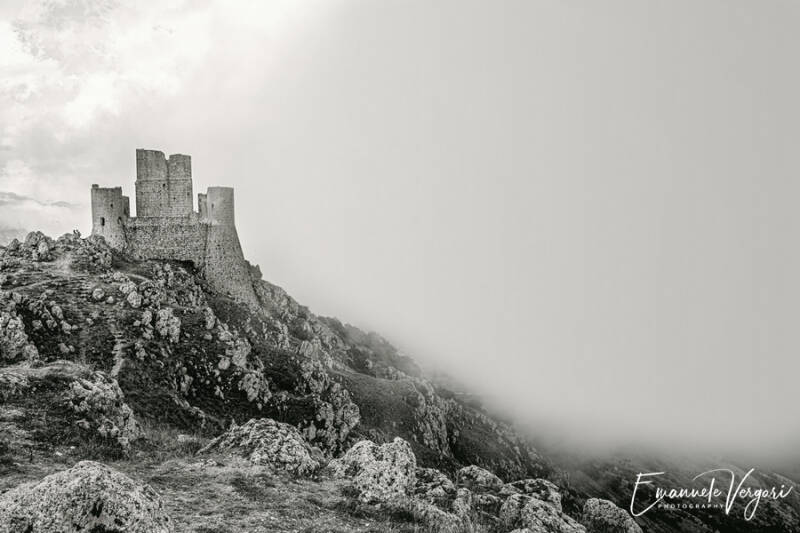 16rocca-calascio-standard-oc4pku.jpg