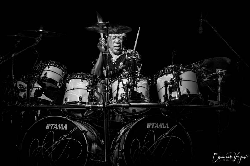 1billy-cobham-standard.jpg