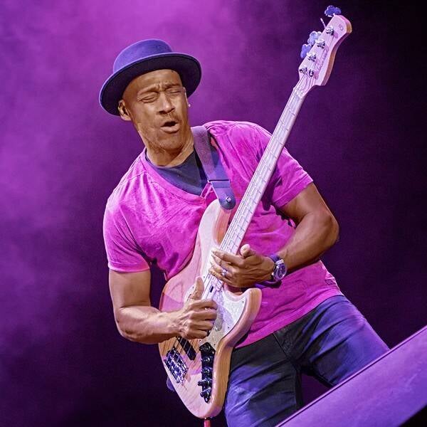marcusmiller08-1.jpg