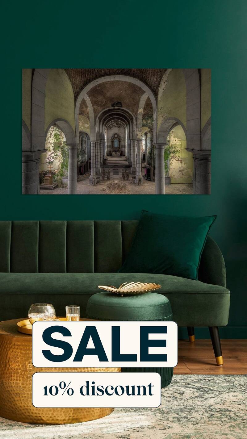 werk-aan-de-muur-420470-urbex-kerk-van-verval-vivian-teuns-x-woonkamer-diep-groen-instagramstory-standard.jpg