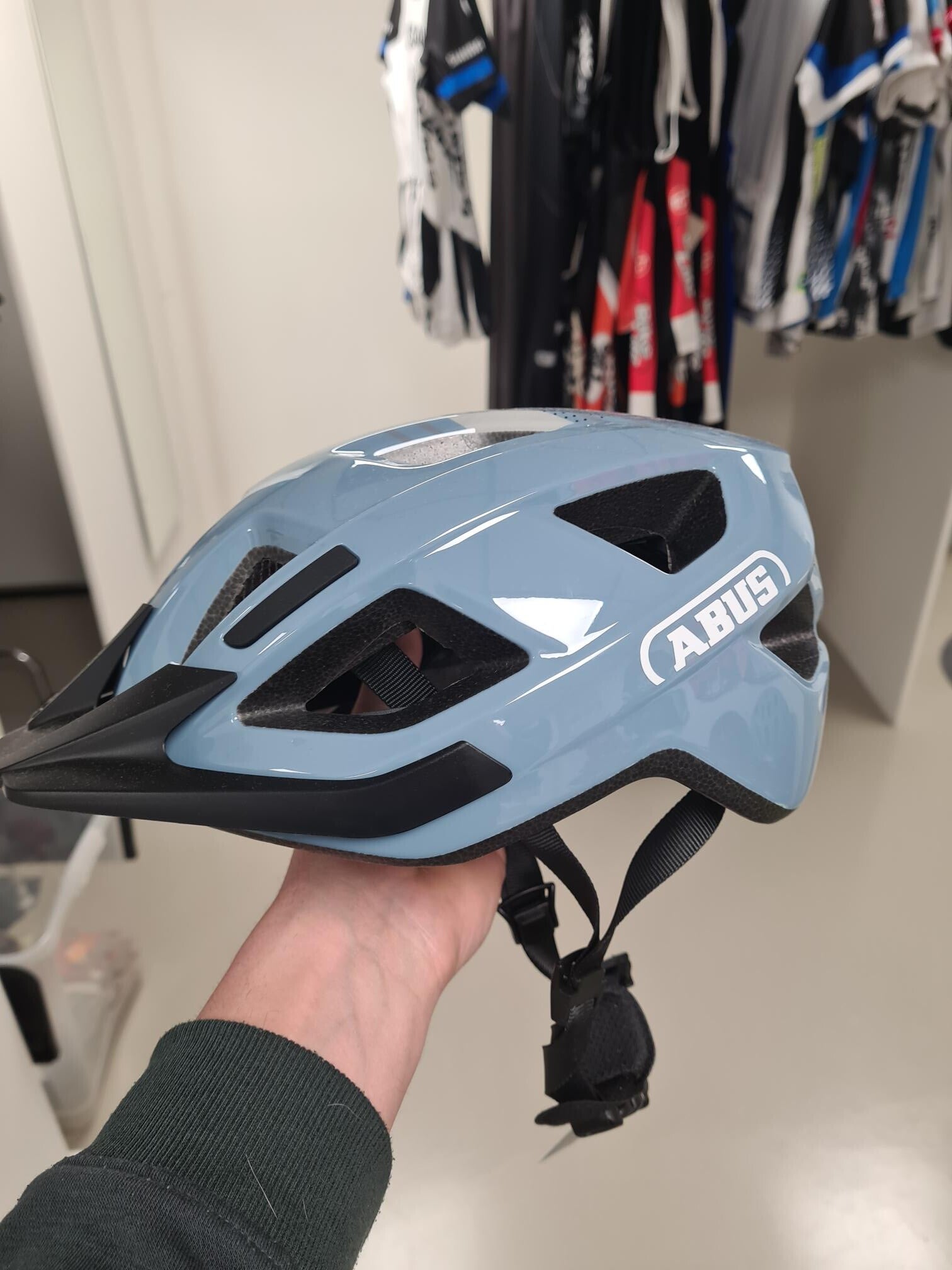 Sale Abus fietshelm Aduro 3.0 maat M Glacier Blue