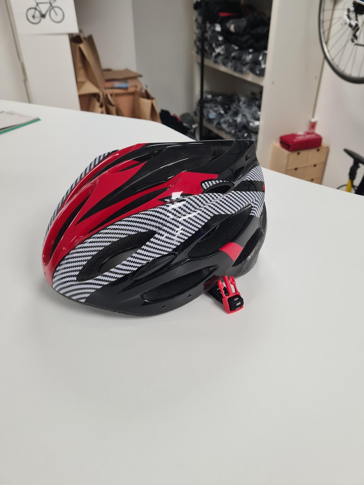 Sale Basic fietshelm rood maat L