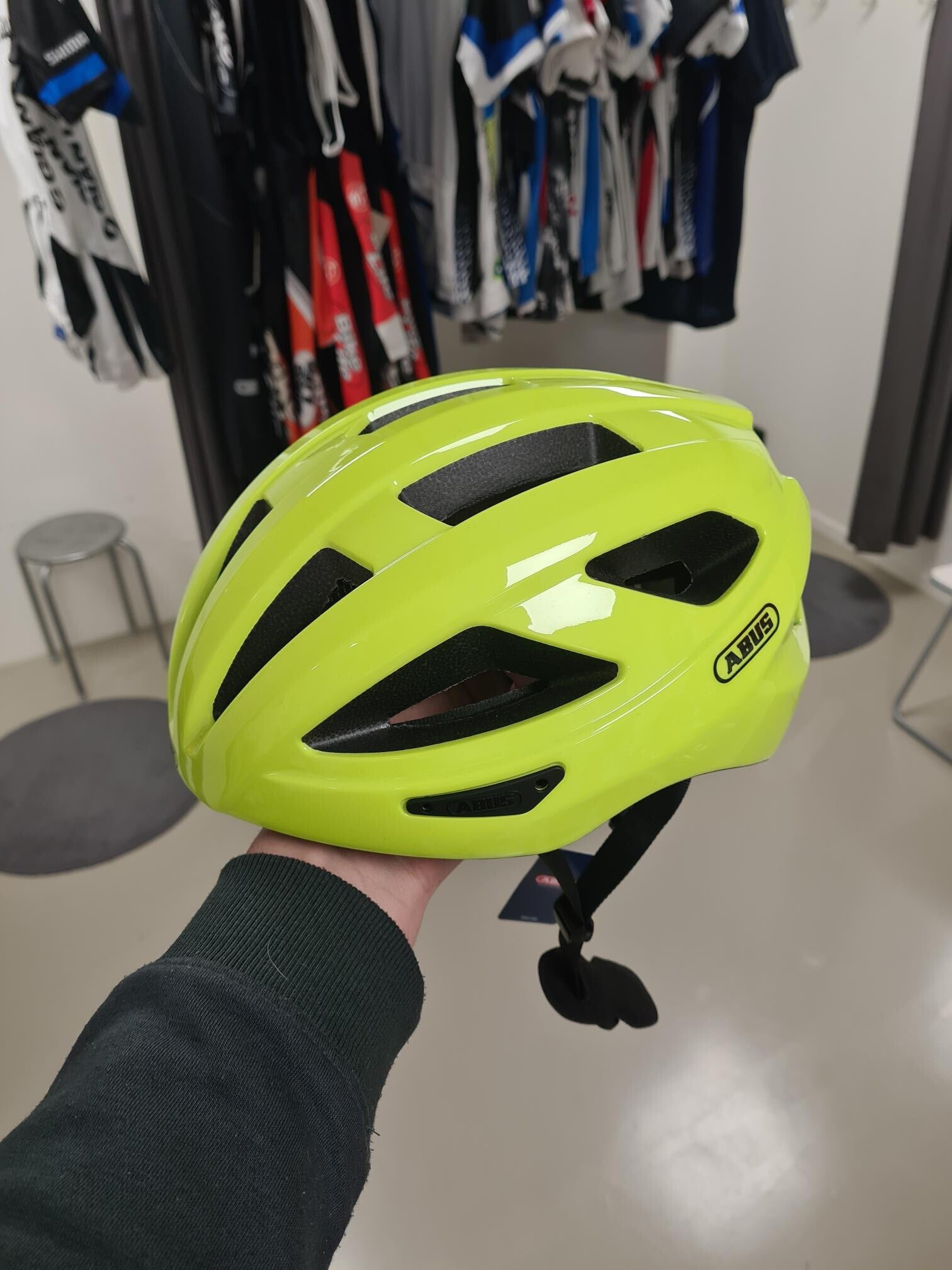 Sale accessoires Abus Macator helm yellow maat L