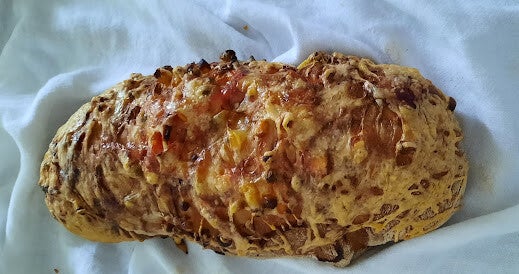 Brot mit Zwiebel ,Paprika, Mais, Käsemischung / Grillbrote / Rezepte ... Brot mit Zwiebel ,Paprika, Mais, Käsemischung / Grillbrote / Rezepte ...