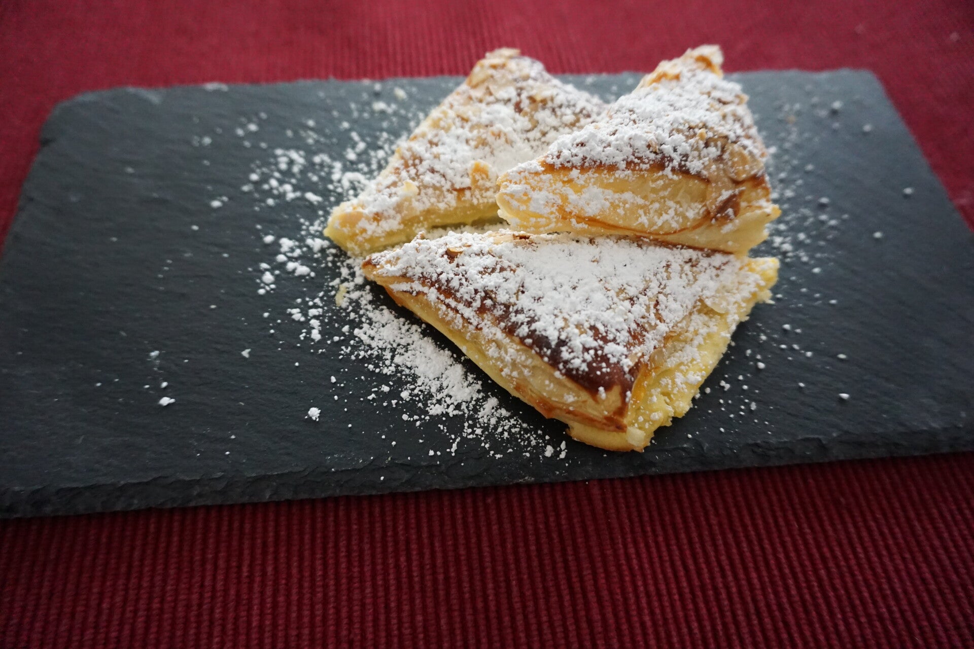 Blätterteig - Dreiecke / süße Teilchen / Rezepte | Johannas Foodblog Blätterteig - Dreiecke / süße Teilchen / Rezepte | Johannas Foodblog