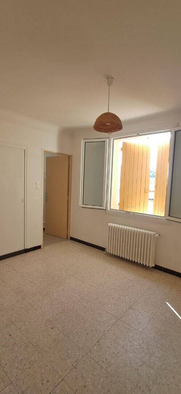 Location Appartement 3 Pièces 2 chambres 62 m 2 pierrevert (04)