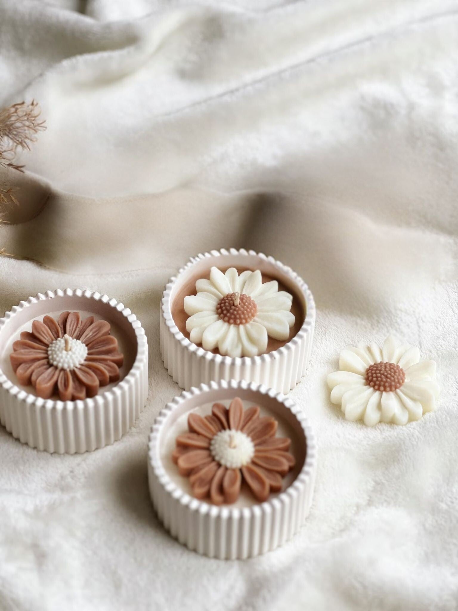 🕯️ Bougie Marguerite en Pot de Raysin