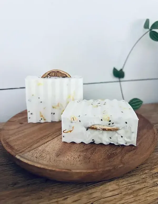 Zeepbar handgesneden ribbel met sinasappel