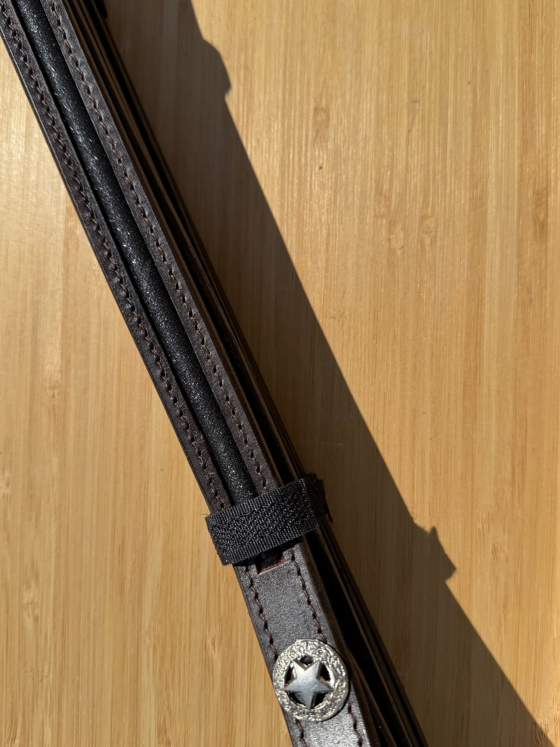 Western teugels black