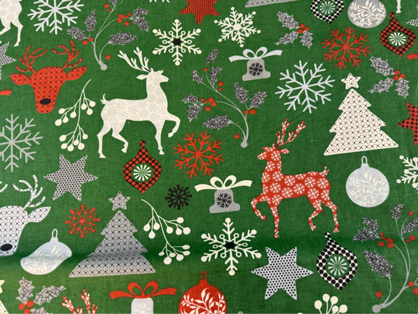 50 cm Baumwolle Weihnachten Grün Scandi Elch Hirsch Schneeflocken Meterware