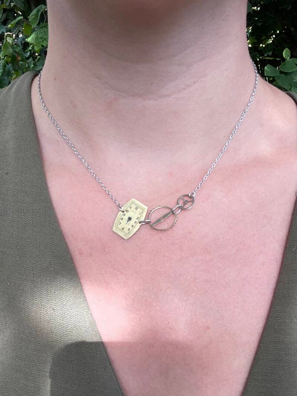 Ketting met wijzerplaatje