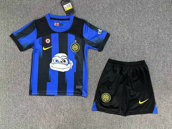 Completo calcio casa bambino edizione limitata "Tartarughe Ninja" Inter 2023/2024