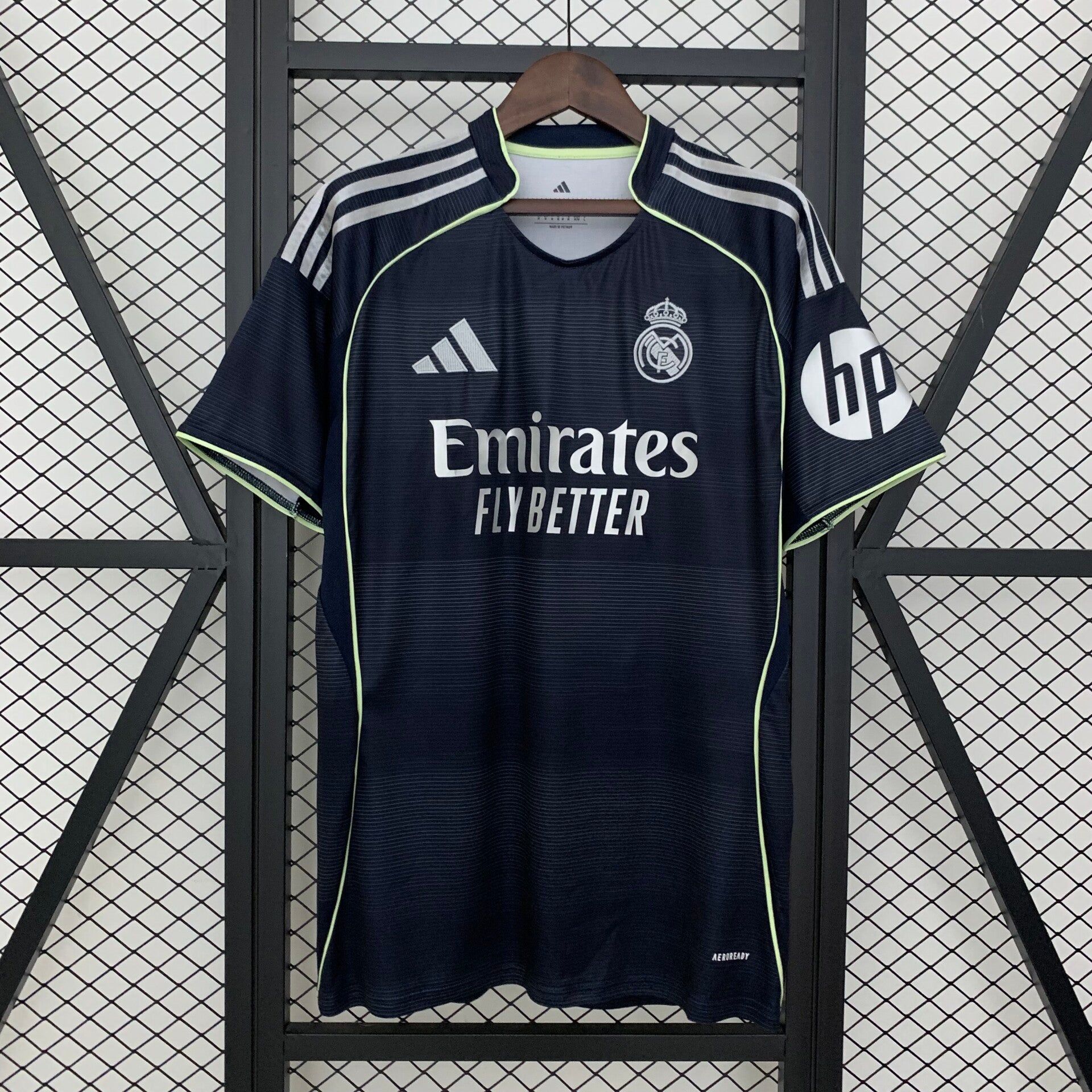 Maglia calcio trasferta versione fan Real Madrid 2025/2026