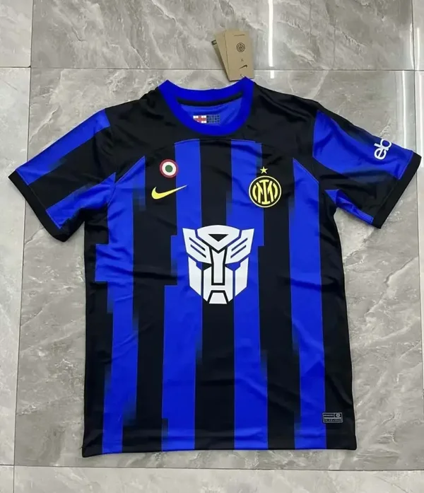 Maglia calcio edizione limitata "Transformers" Inter 2023/2024