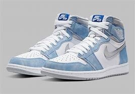 Jordan 1 Hyper Royal