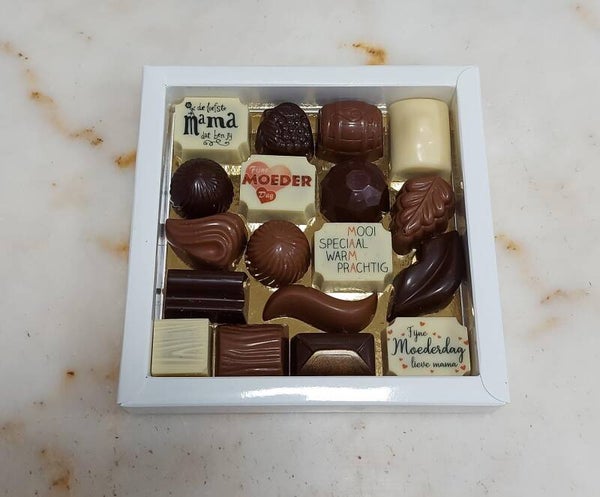 luxedoos klein met pralines en Moederdag pralines