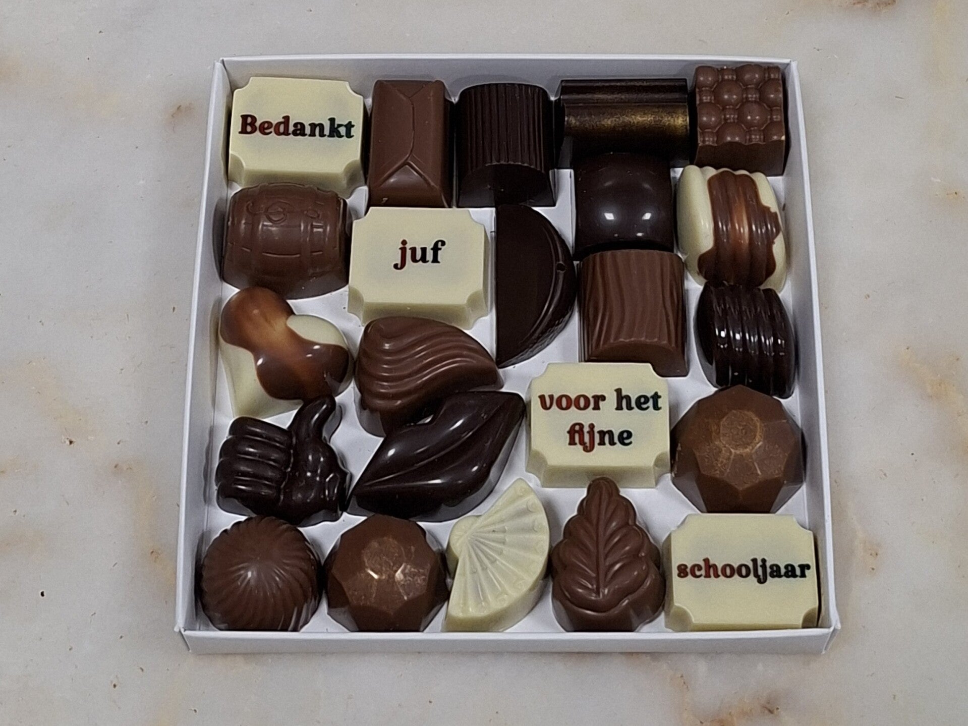 bedankt fijne schooljaar doos 13