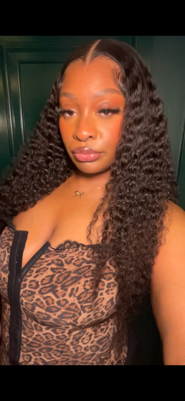Lacebylatts curly units☀️