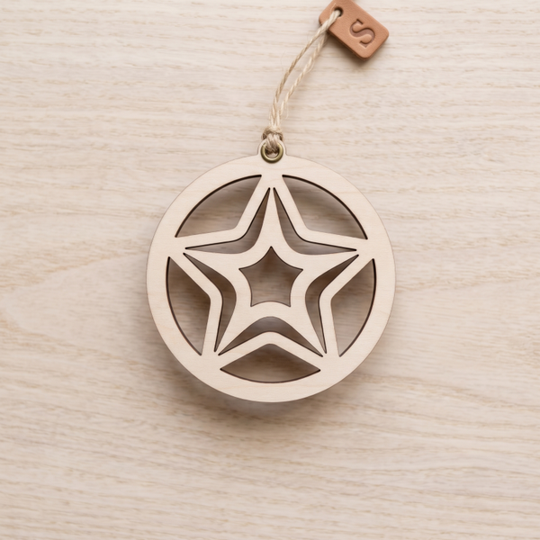 ⭐ Drewniana Bombka Ażurowa – Geometryczna Gwiazda 🎄